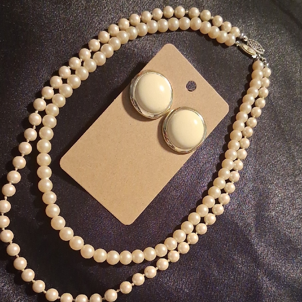 Vintage Cream Pearl Necklace and Earring Set